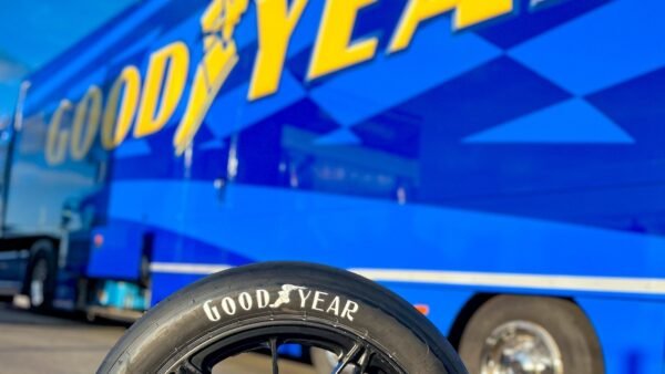 Kit x2 225/45R17 Goodyear Kelly Edge Sport 2 91W - Imagen 4